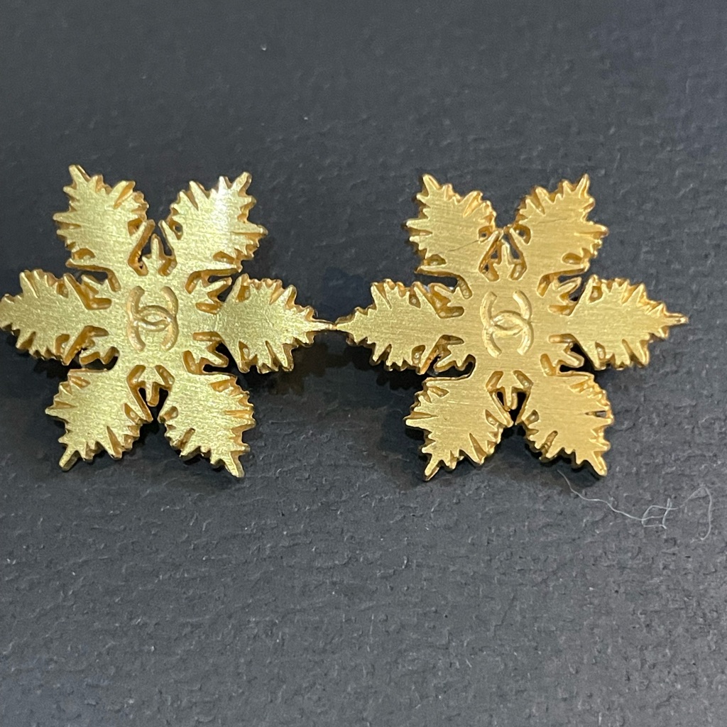 Chanel Snowflake Gold Plated Earrings Euc